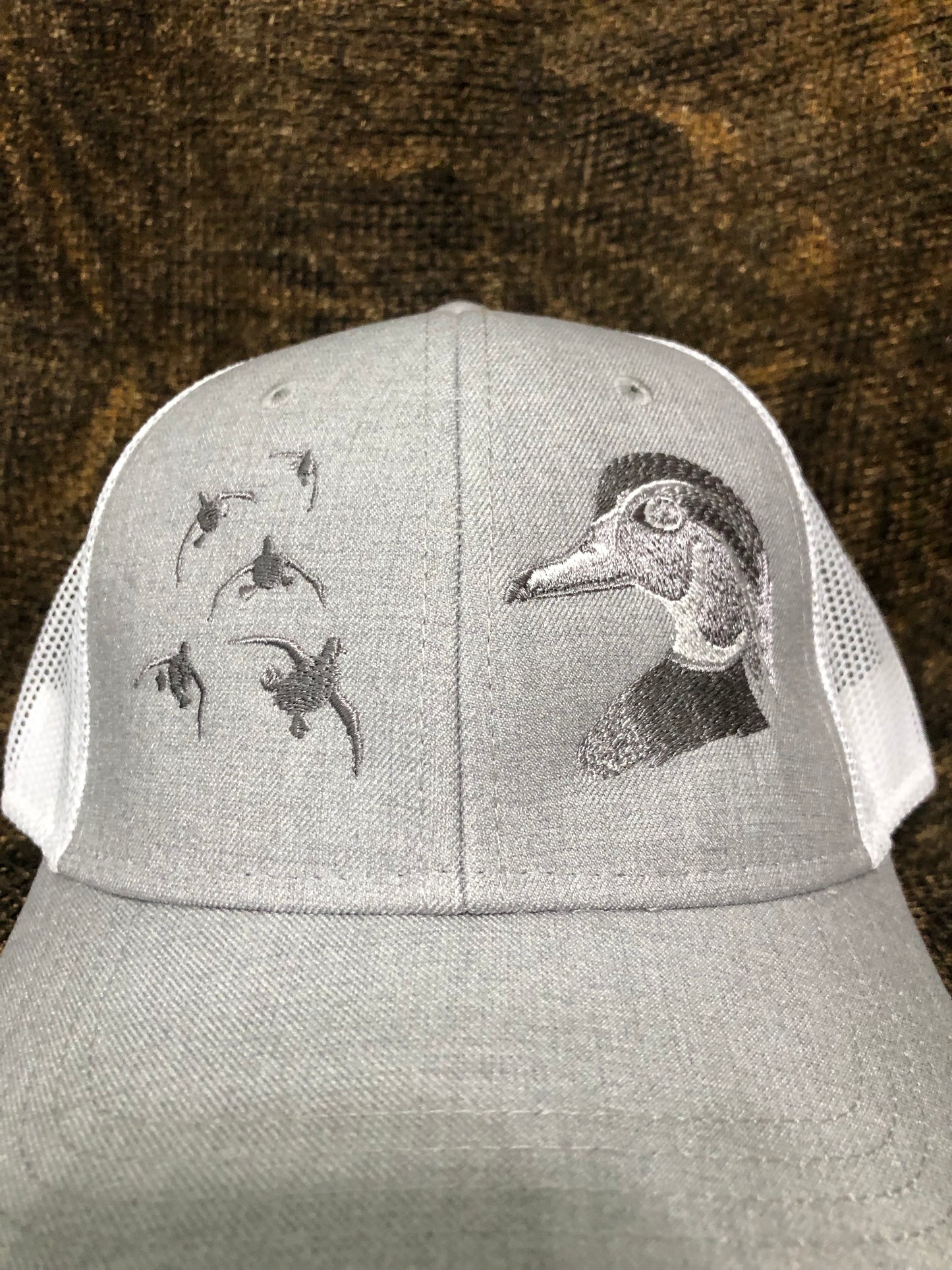 Woodies Landing Gray/White