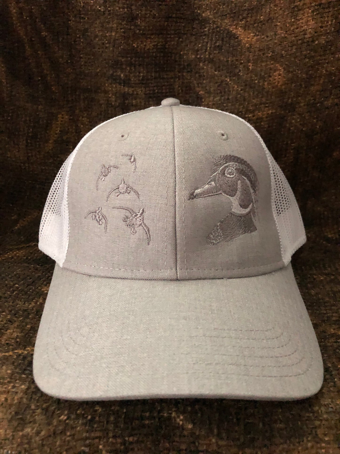 Woodies Landing Gray/White